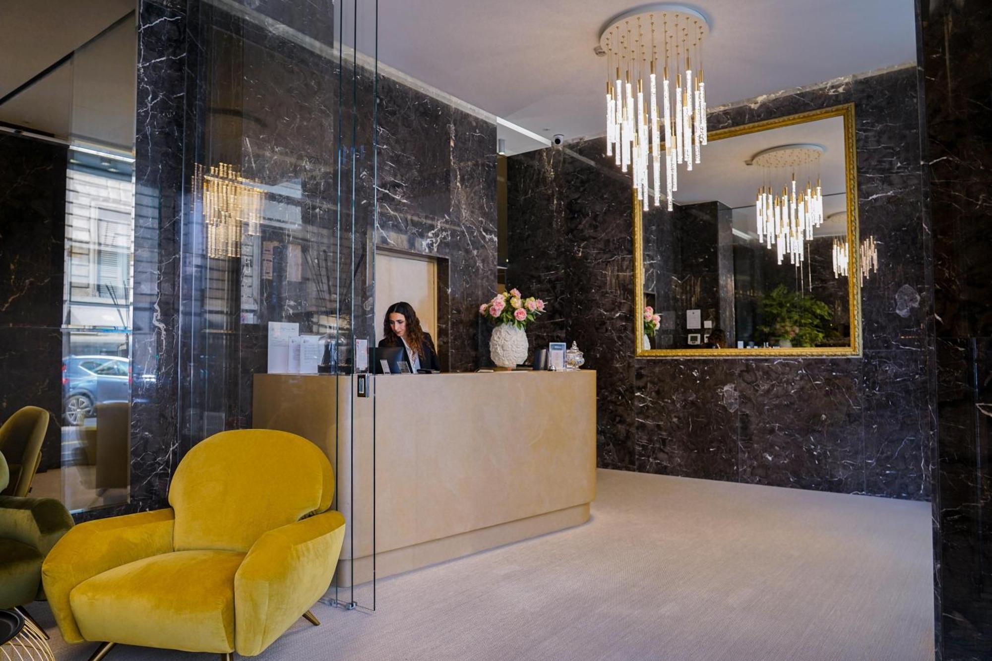 The Unique Hotel Milan Exterior photo